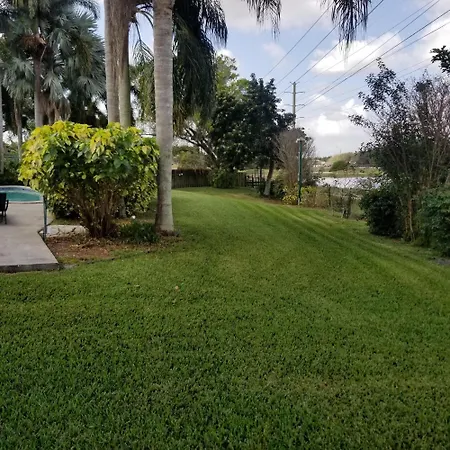 Gardens Get Away Villa Pembroke Pines Exterior photo